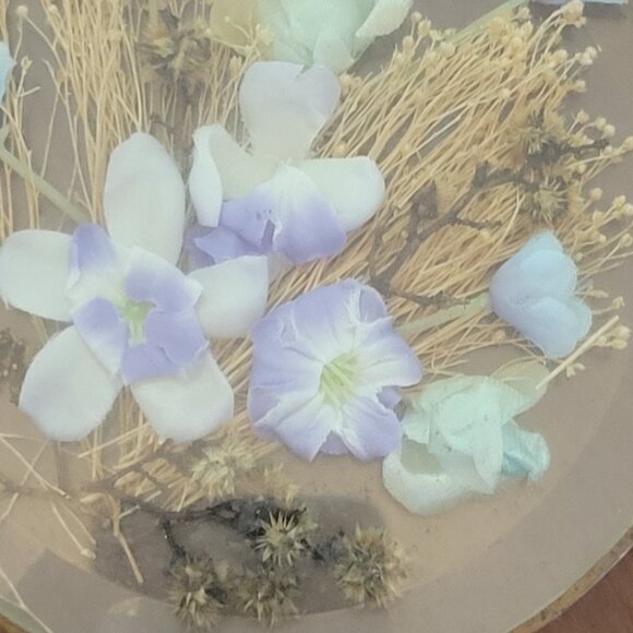 Vintage Pressed Floral Suncatcher Wall Hanging - Picture 3 of 5